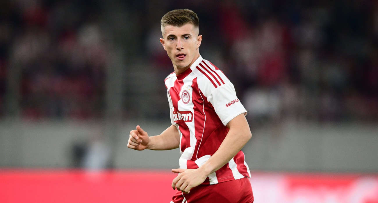 Ο Κοστίνια ανανέωσε το συμβόλαιό του με τον Ολυμπιακό/Πηγή: Eurokinissi