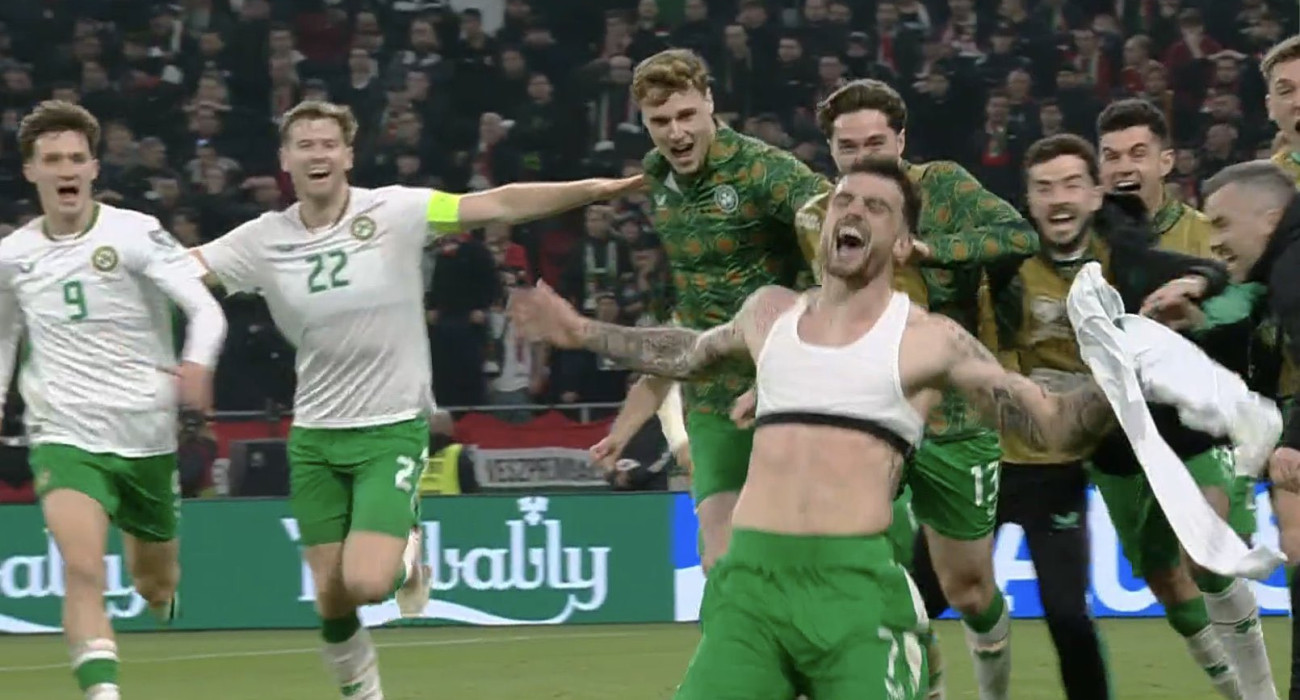 Ο Τρόι Πάροτ πανηγυρίζει σαν... τρελός το σπουδαίο γκολ που πέτυχε / Screenshot