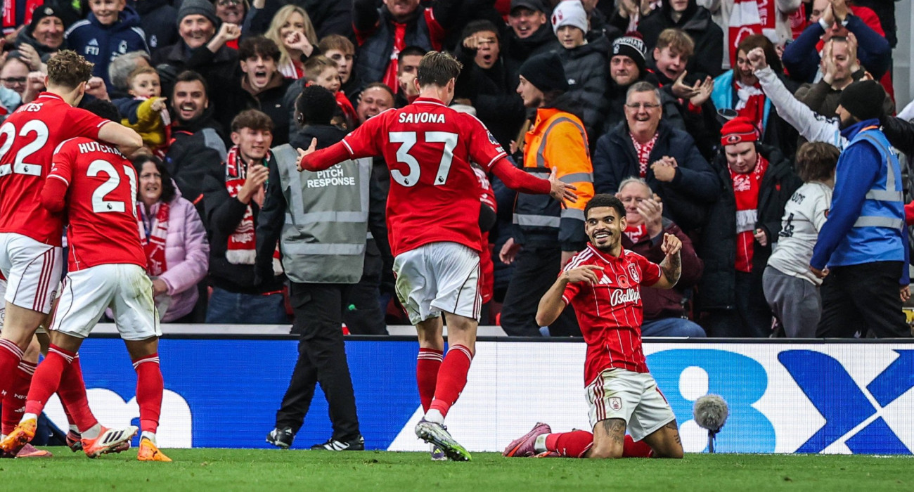 Ο Μόργκαν Γκιμπς Γουάιτ πανηγυρίζει το γκολ του για την Νότιγχαμ Φόρεστ / Πηγή: Imago