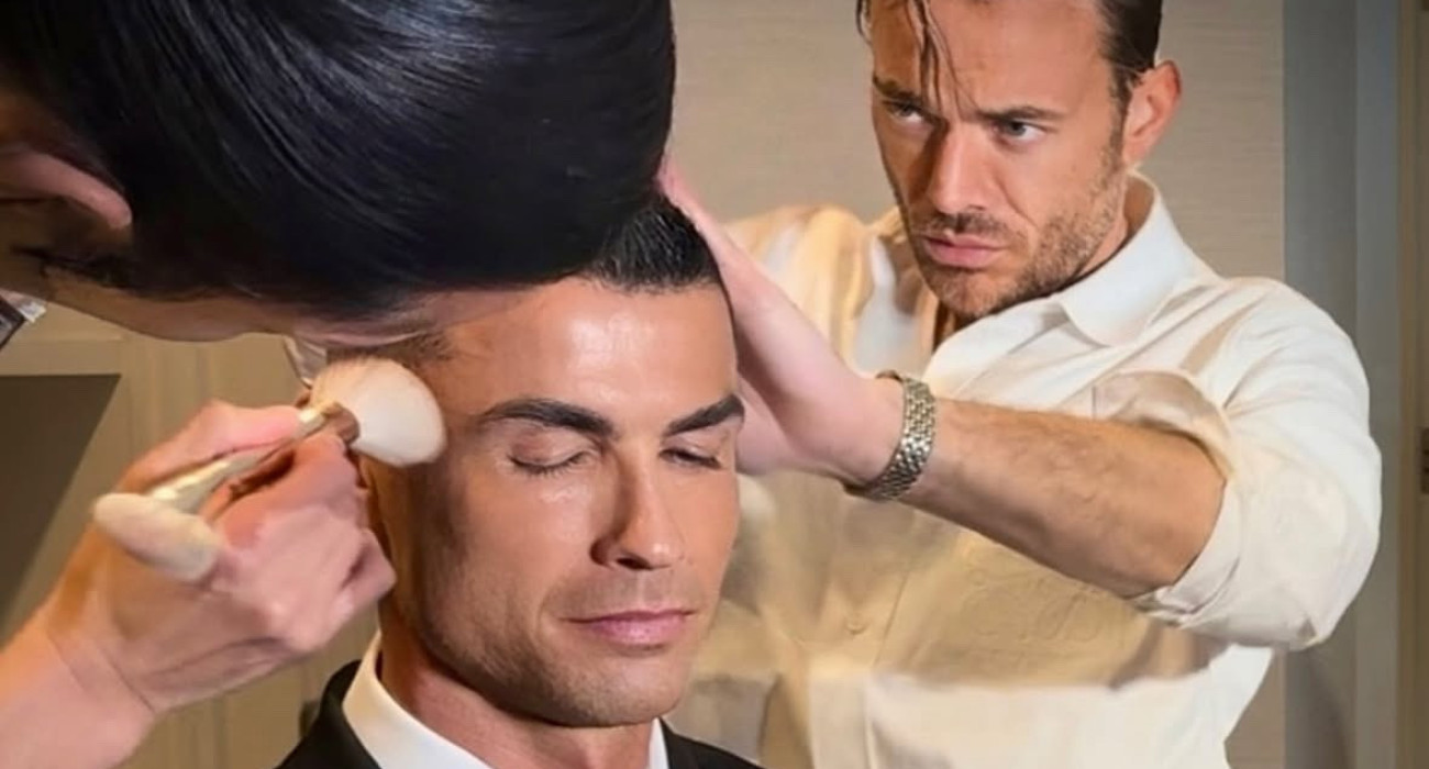 Ο Δημήτρης Γιαννέτος χτενίζει τον Κριστιάνο Ρονάλντο / @dimitrishair