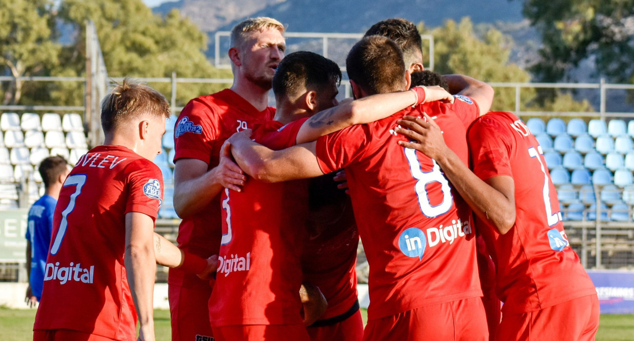 Οι ποδοσφαιριστές του Πανιωνίου πανηγυρίζουν