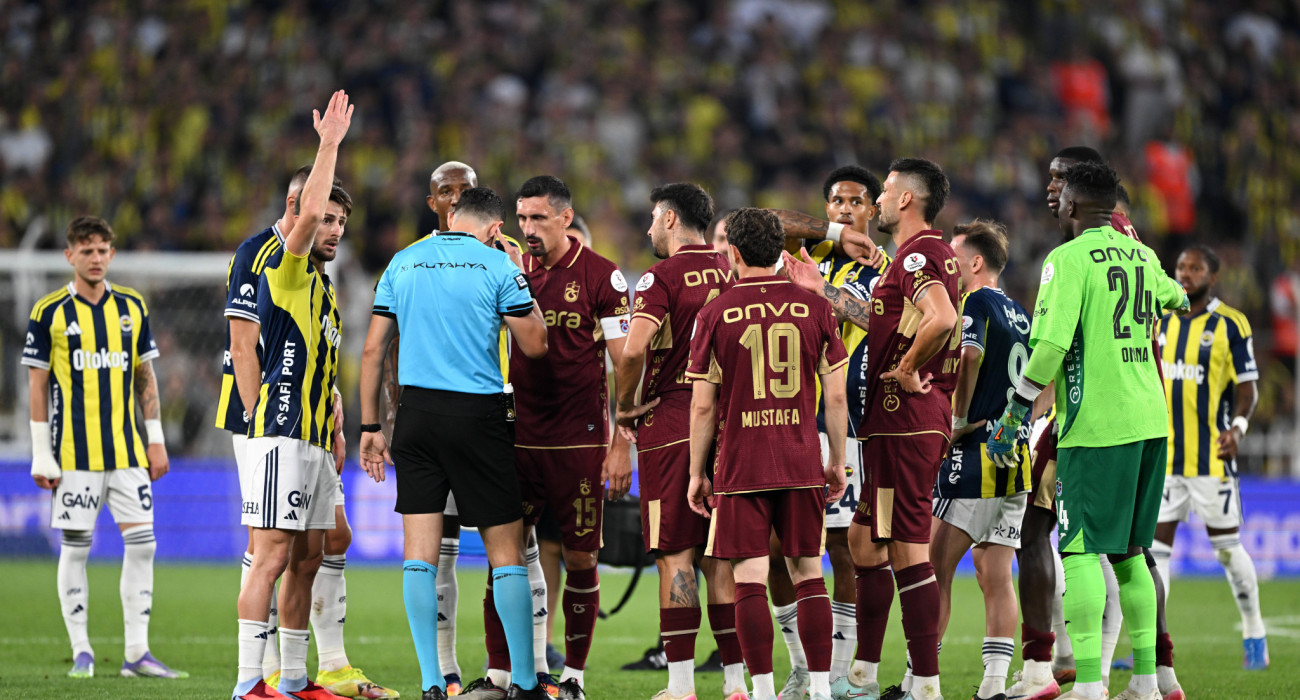 Διαιτητής στο Φενερμπαχτσέ-Τραμπζονσπόρ για το τουρκικό πρωτάθλημα / Πηγή: Imago