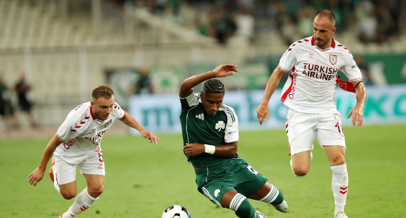 Ο Τσελίλ Γιουκσέλ με τον Τετέ στο Παναθηναϊκός-Σαμσουνσπόρ / Πηγή: Intime