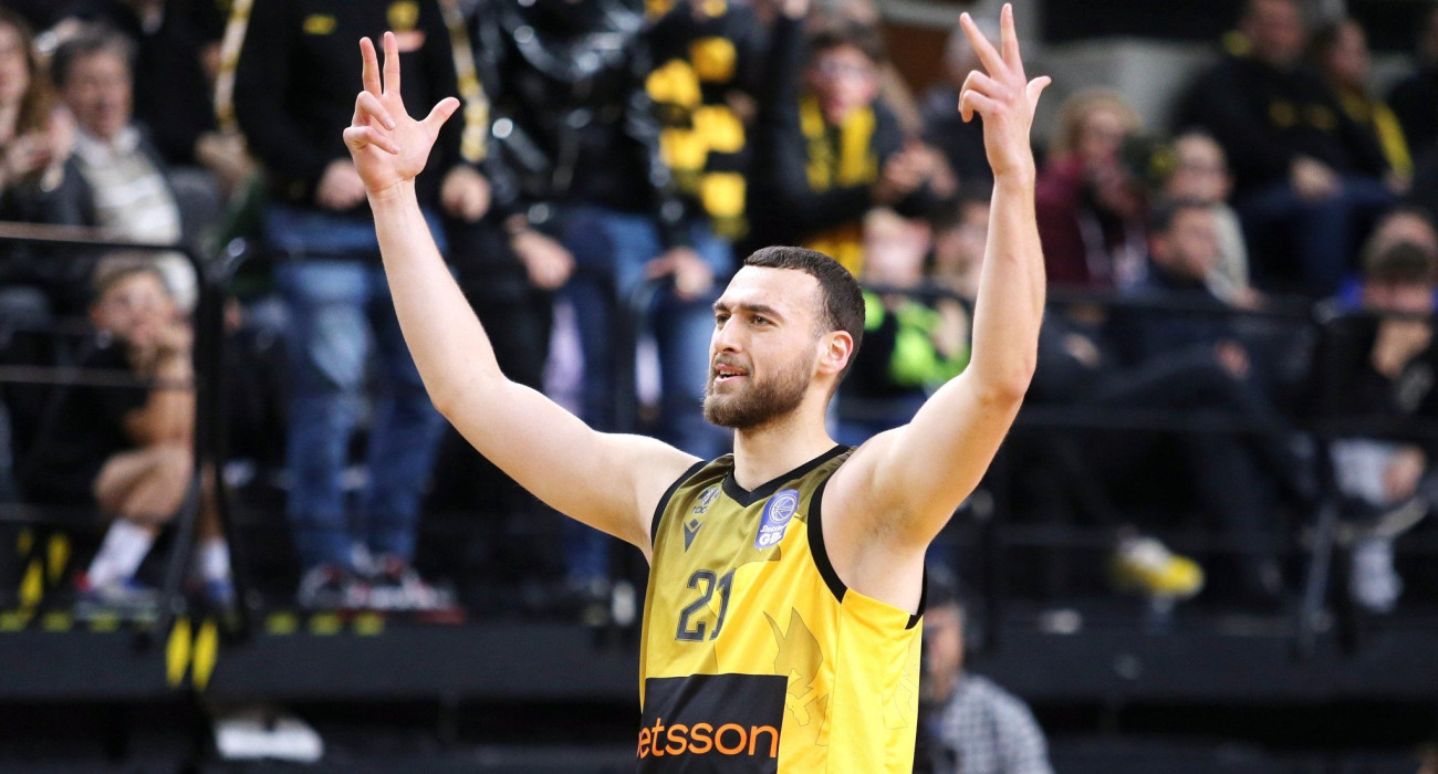 Η σεζόν... εκτόξευσης του Νετζήπογλου στην ΑΕΚ με ρεκόρ καριέρας στα τρίποντα