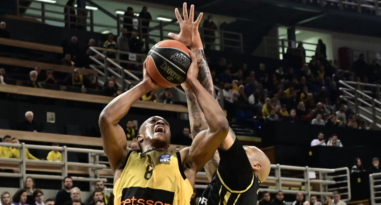 Εκτός ο Τάκερ για την ΑΕΚ, χωρίς Χέντερσον ο ΠΑΟΚ στη Sunel Arena