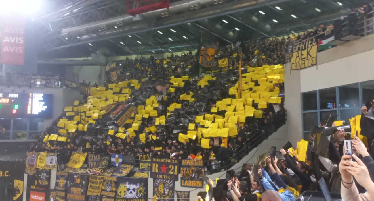 Εντυπωσιακή ατμόσφαιρα στη Sunel Arena από τον κόσμο της ΑΕΚ με τεράστιο κορεό!