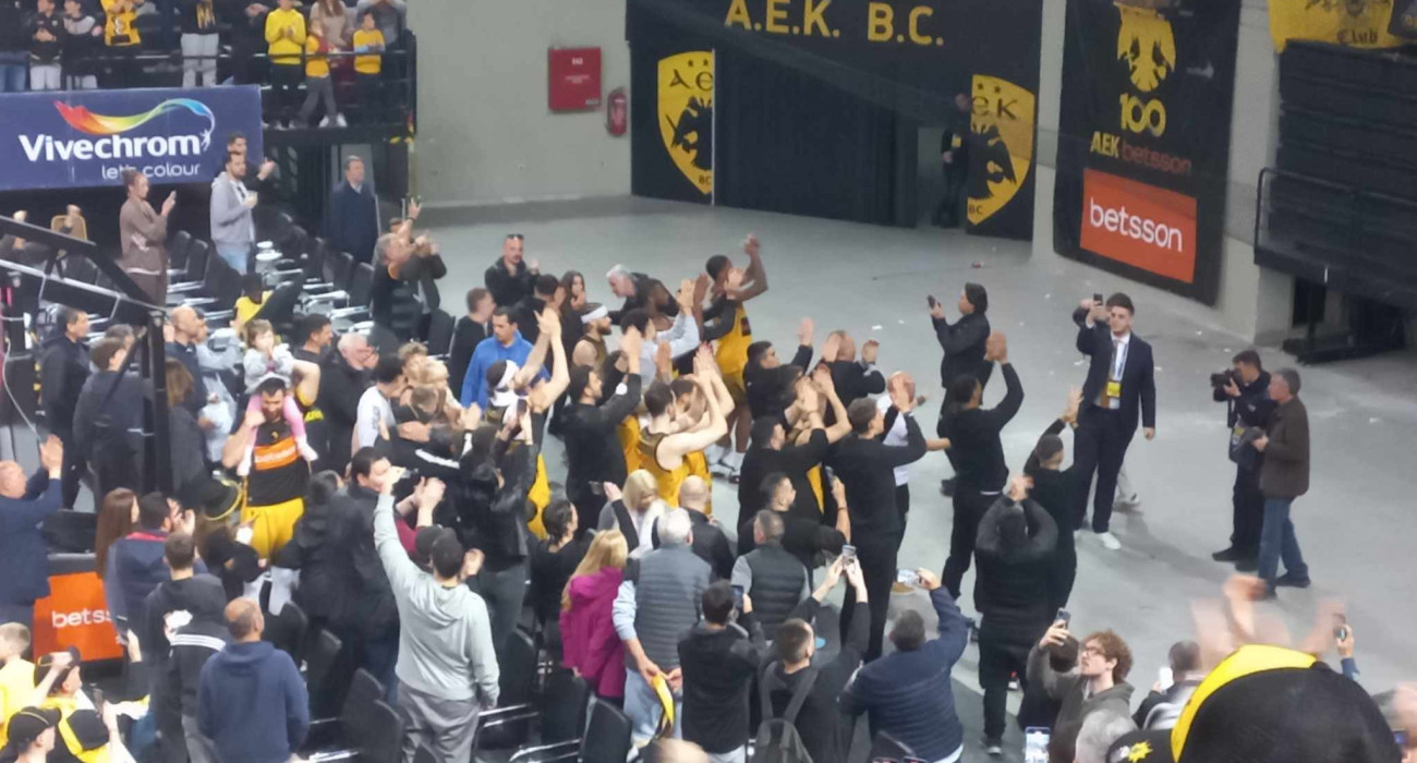 Έστησαν... πάρτι στη Sunel Arena ομάδα και κόσμος της ΑΕΚ (vid)