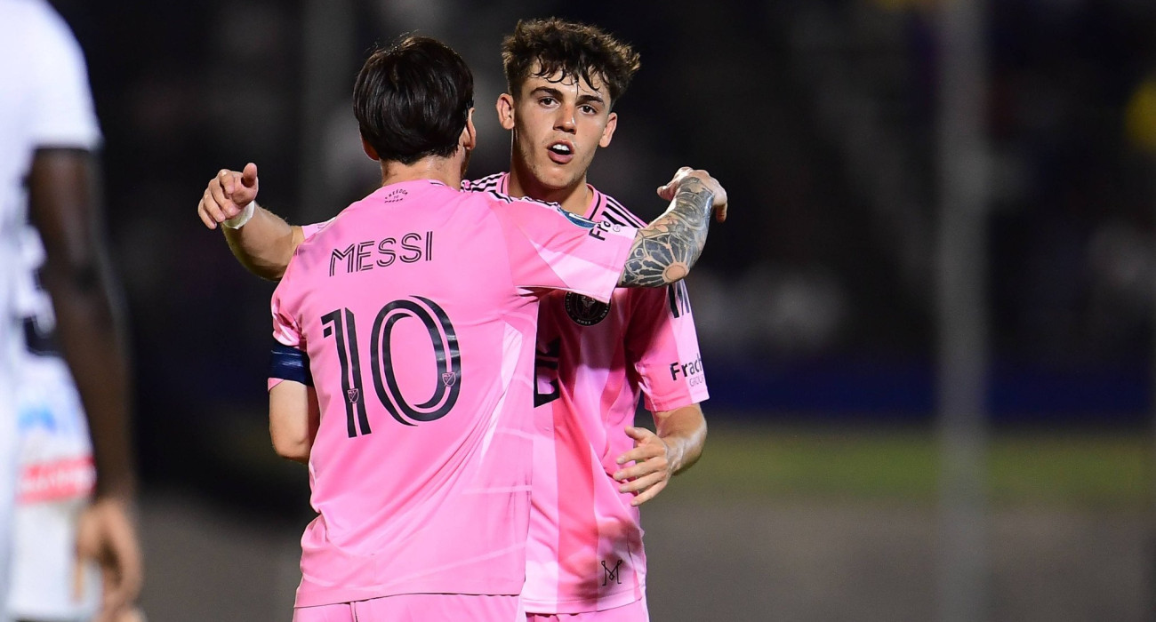 Ο Νόα Άλεν μαζί με τον Λιονέλ Μέσι στην Ίντερ Μαϊάμι / Πηγή: Imago