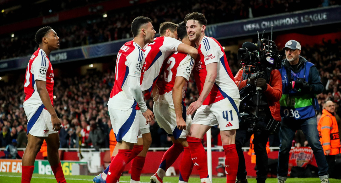 Οι ποδοσφαιριστές της Άρσεναλ πανηγυρίζουν / Πηγή: Imago