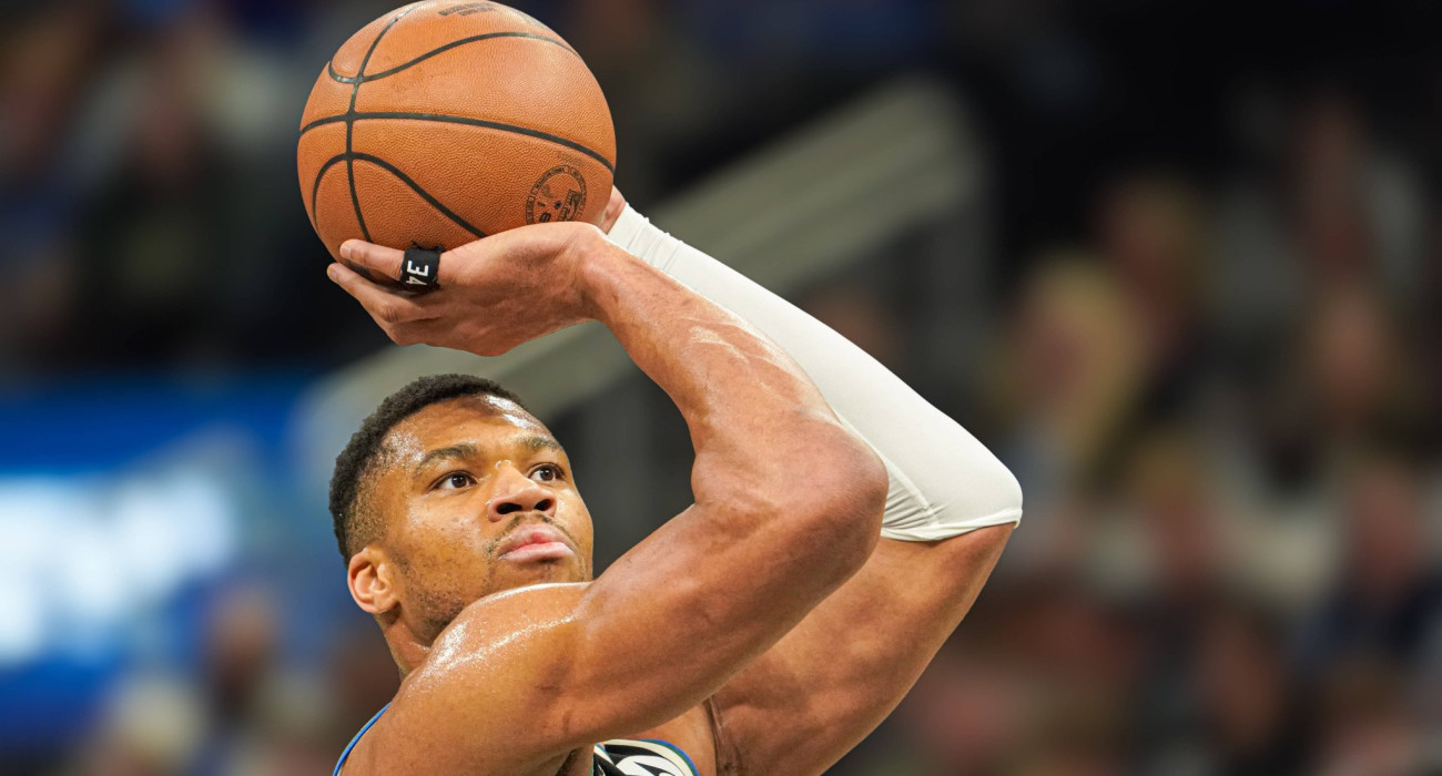 Περίπατος των «καυτών Μπακς με νέα παράσταση Γιάννη