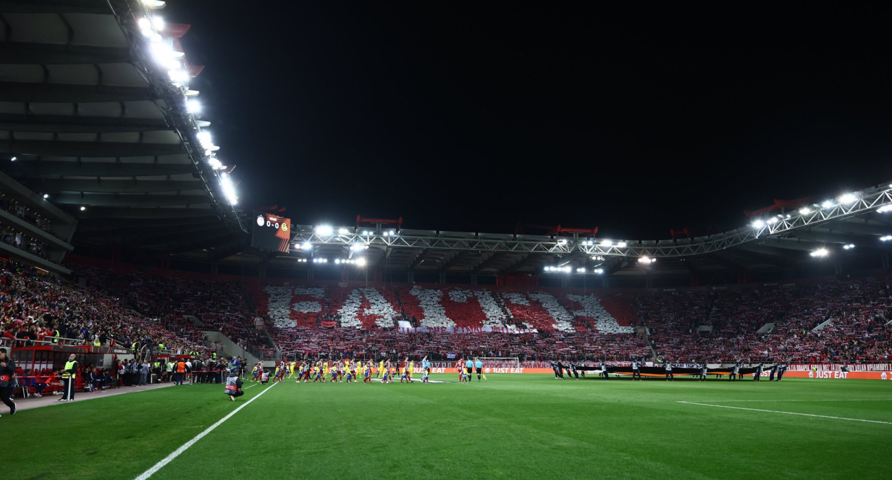 Οπαδοί του Ολυμπιακού στο Φάληρο / Πηγή: Eurokinissi