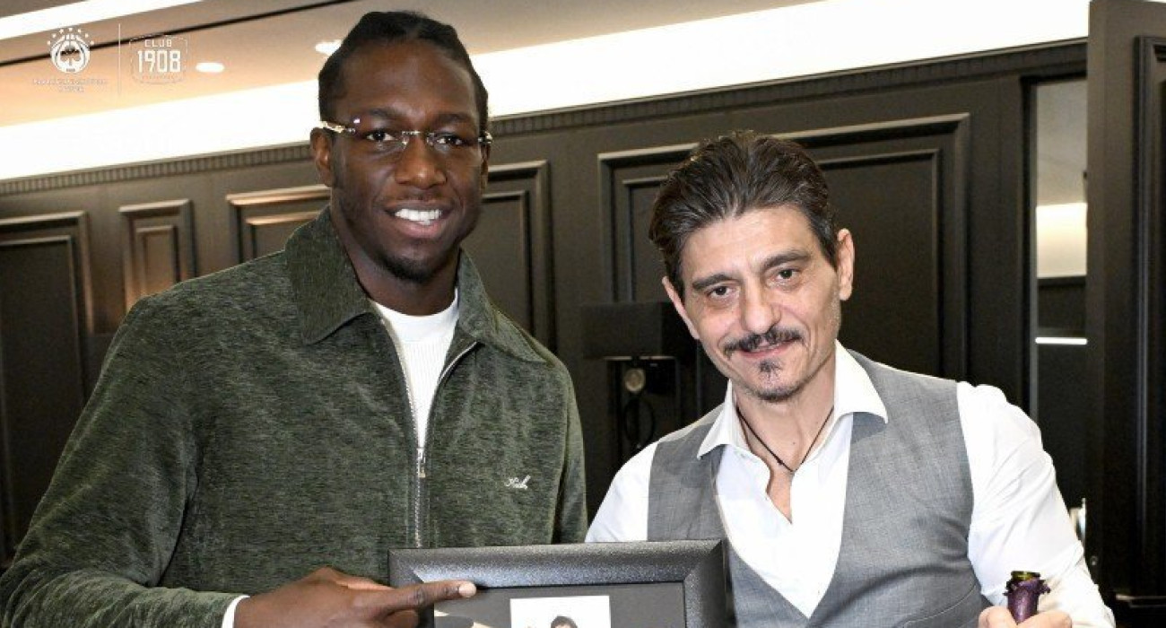 Το ξεχωριστό... Scarface δώρο του Γιαννακόπουλου στον Ναν