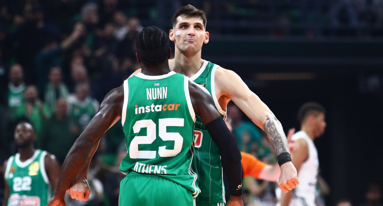 Το απίστευτο τρίποντο του Μήτογλου στο φινάλε του τρίτου δεκαλέπτου (video)