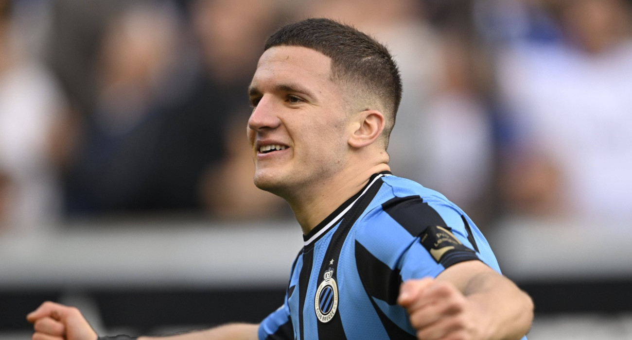 Ο Χρήστος Τζόλης με την Κλαμπ Μπριζ / Πηγή: Imago