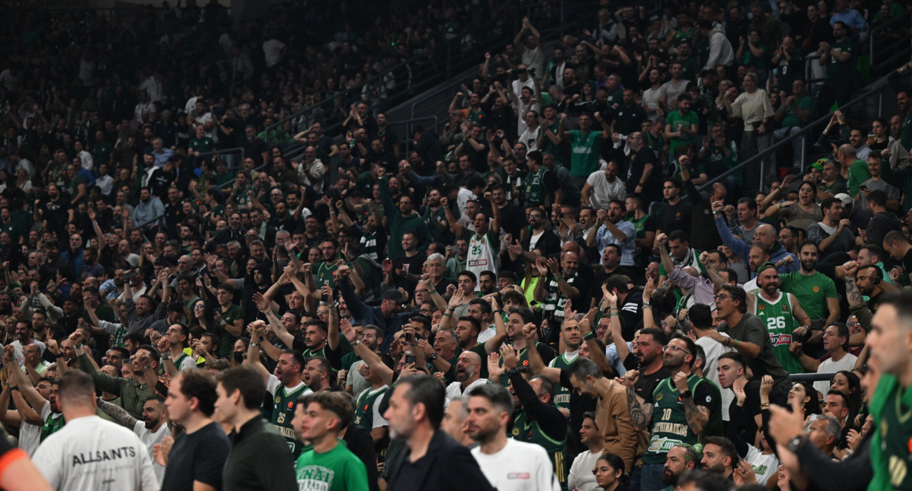 Ο κόσμος του Παναθηναϊκού στο Telekom Center Athens/Βαγγέλης Στόλης