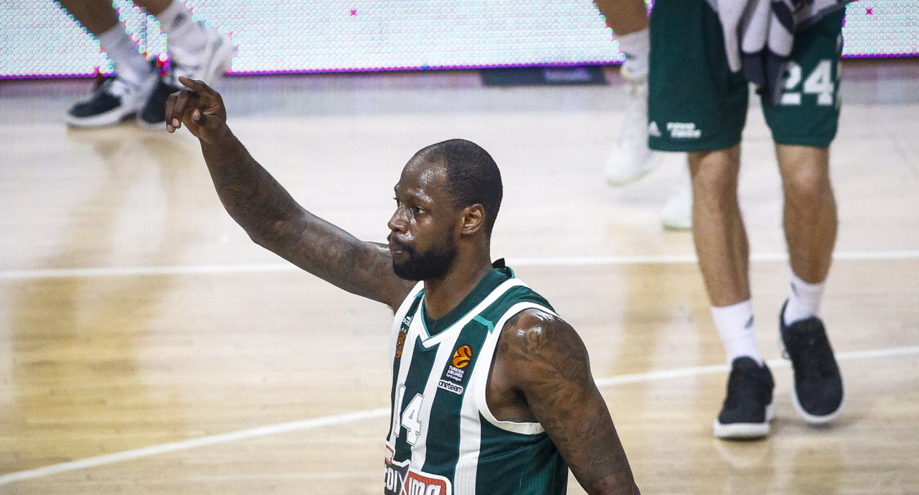 Ο Τζέιμς Γκιστ με τη φανέλα του Παναθηναϊκού, Πηγή: Eurokinissi