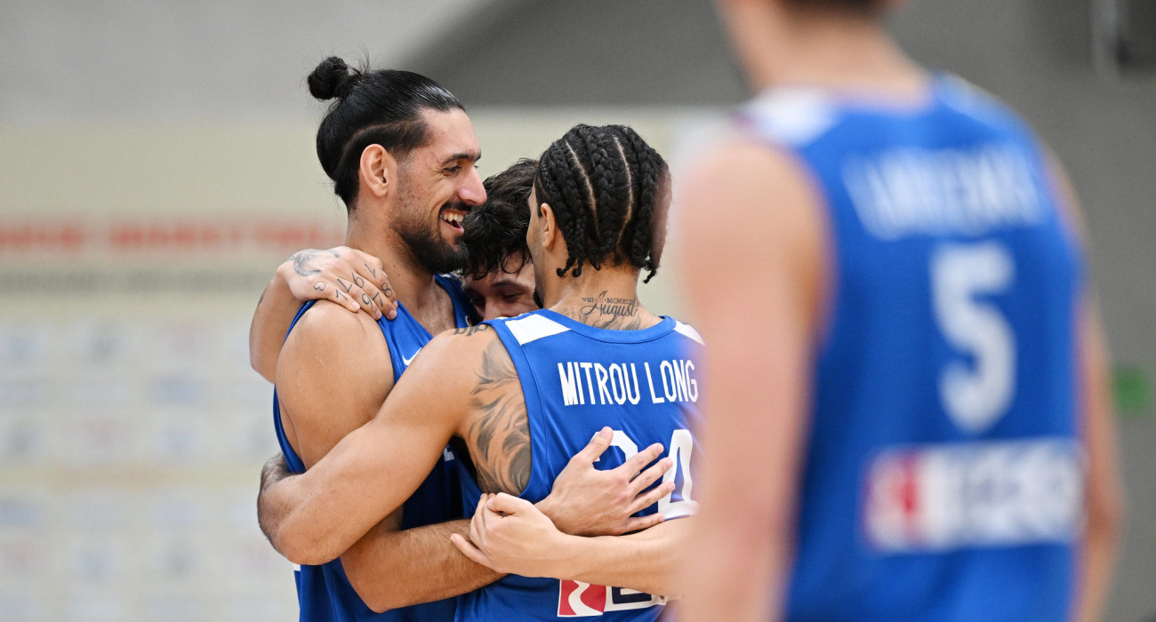 Οι παίκτες της Εθνικής πανηγυρίζουν - Πηγή: Intime