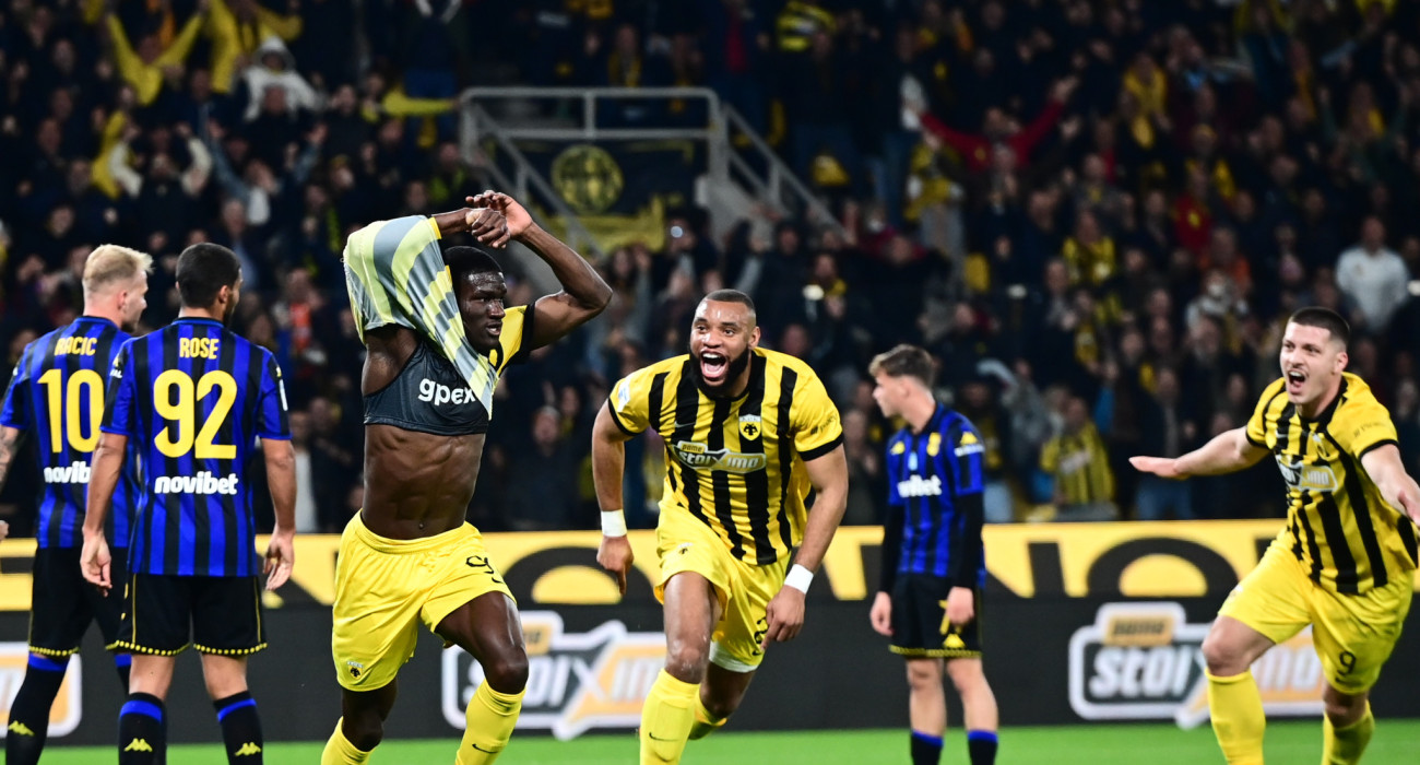 Οι παίκτες της ΑΕΚ πανηγυρίζουν το γκολ του Ζίνι / Πηγή: Eurokinissi