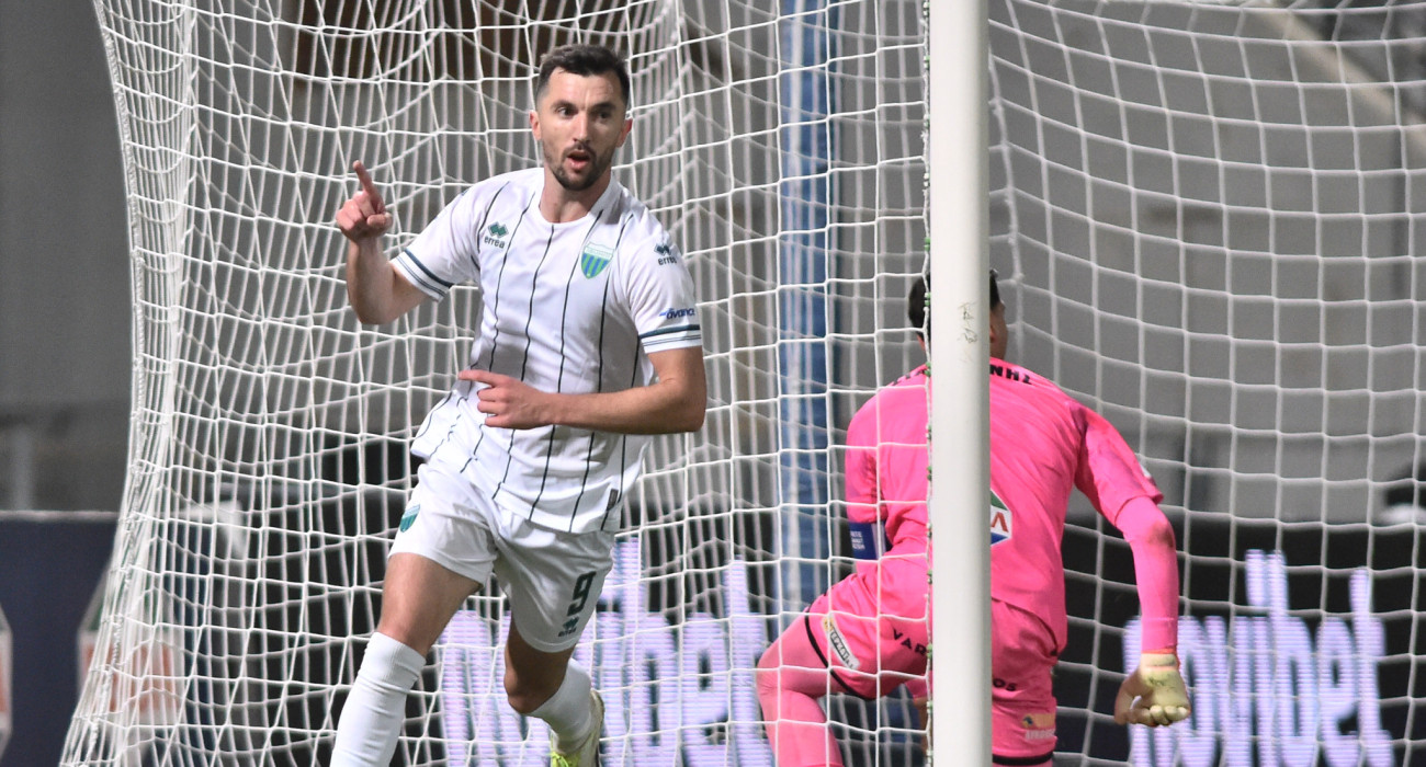 Ο Άλεν Όζμπολτ πανηγυρίζει το δεύτερο γκολ του κόντρα στον Βόλο, Πηγή: Eurokinissi