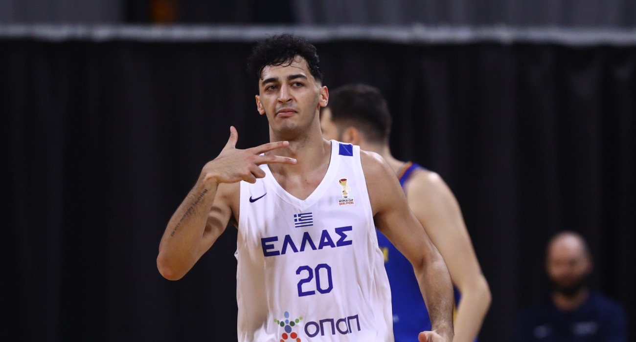 Ο Αλέξανδρος Σαμοντούροβ με τη φανέλα της Ελλάδας, Πηγή: Eurokinissi