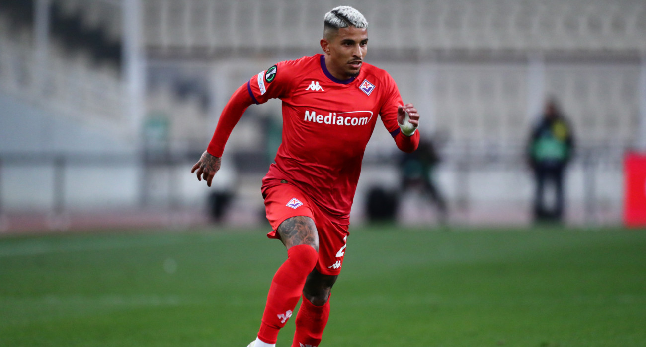 Ο Ντοντό με τη φανέλα της Φιορεντίνα / Πηγή: Eurokinissi