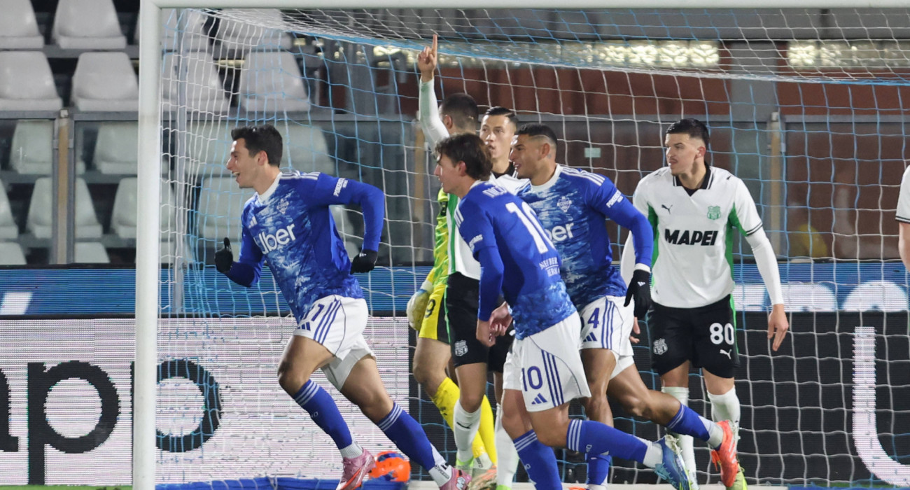 Ο Τάσος Δουβίκας πανηγυρίζει στο Κόμο-Σασουόλο / Πηγή: Imago