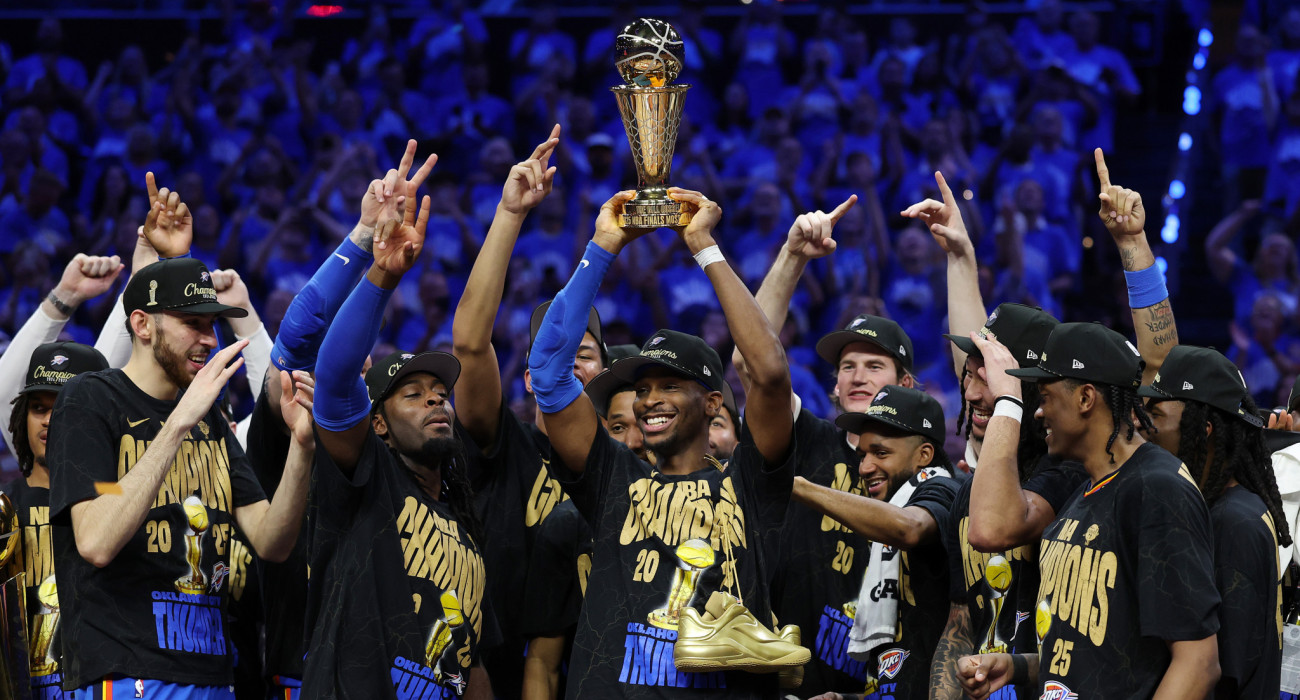 Οι Οκλαχόμα Σίτι Θάντερ πανηγυρίζουν το πρωτάθλημα στο ΝΒΑ - Πηγή: Matthew Stockman / Getty Images / Ideal Images