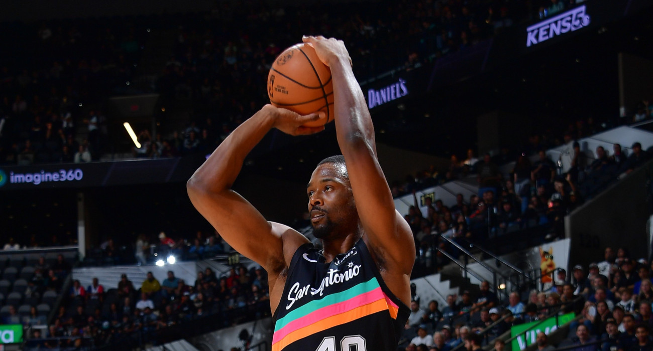 Ο Χάρισον Μπαρνς/Photos by Michael Gonzales/NBAE via Getty Images