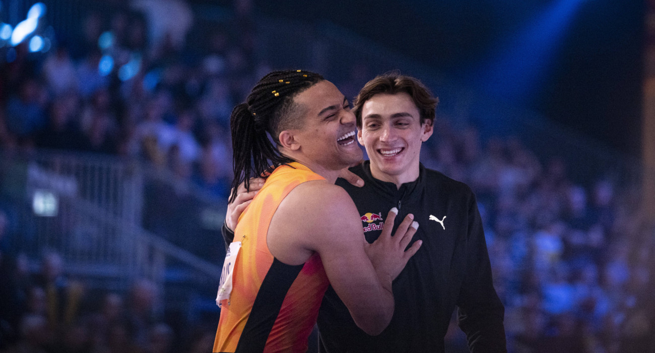 O Αρμάντ Ντουπλάντις με τον Εμμανουήλ Καραλή / Πηγή: Imago