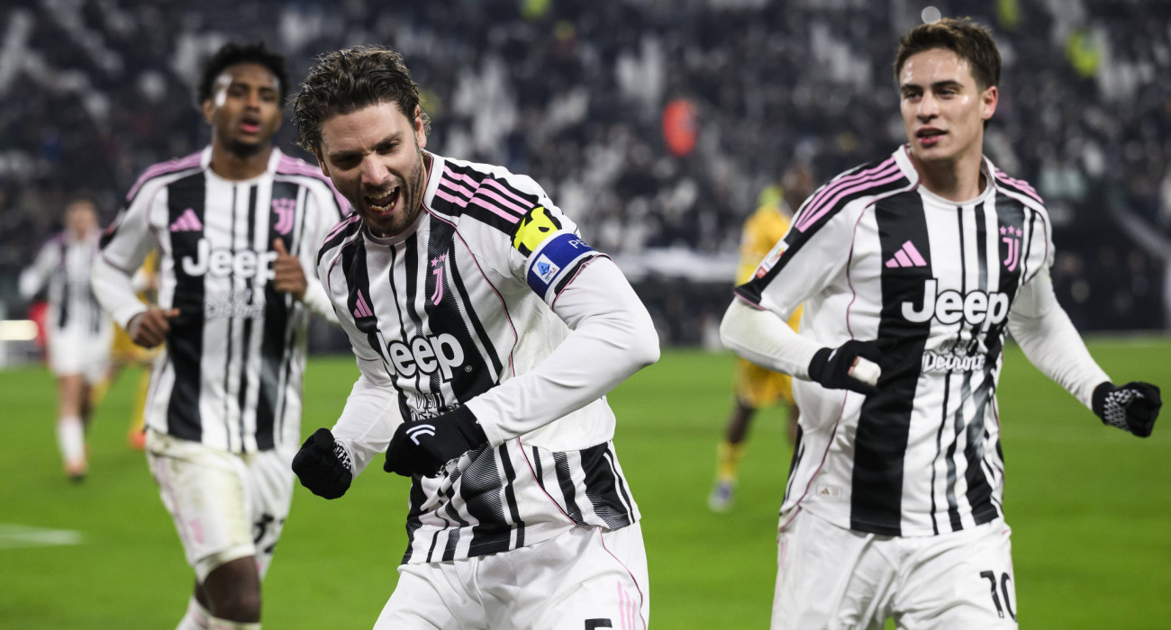 Ο Λοκατέλι πανηγυρίζει με τη φανέλα της Γιουβέντους / Πηγή: Imago
