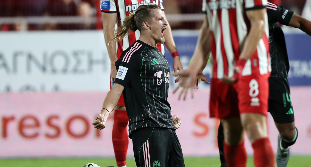 Ο Τιν Γεντβάι πανηγυρίζει το απίθανο γκολ που σημείωσε στις Σέρρες - ΠΗΓΗ: ΙΝΤΙΜΕ