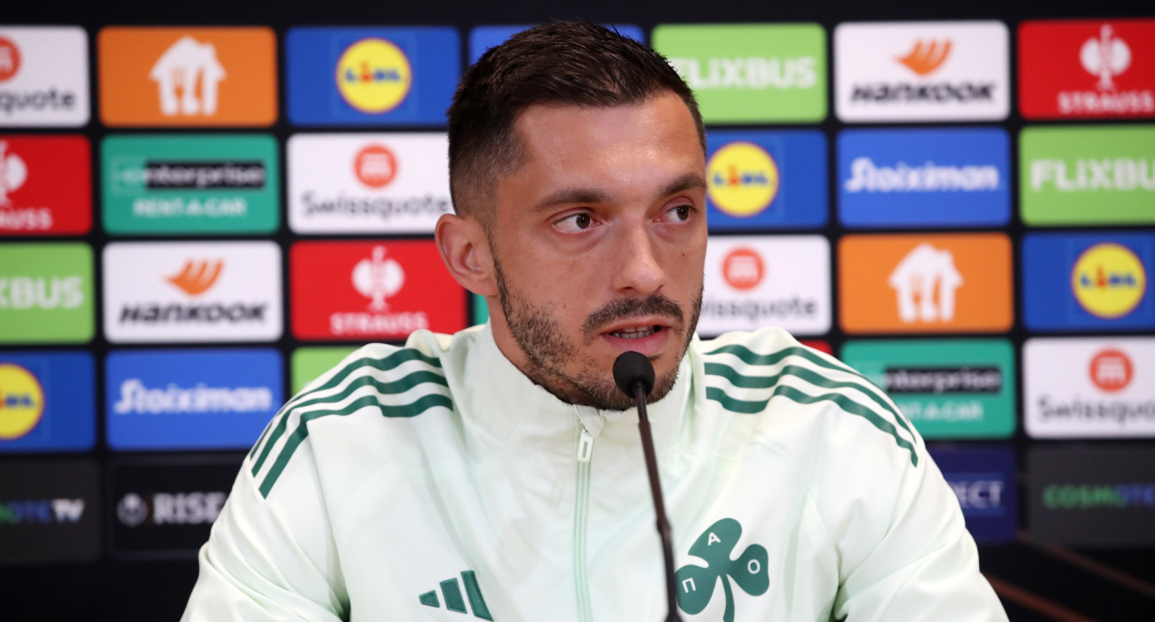 Ο Γιάννης Κώτσιρας στη συνέντευξη Τύπου ενόψει του αγώνα με την Στουρμ Γκρατς - ΠΗΓΗ: ΙΝΤΙΜΕ