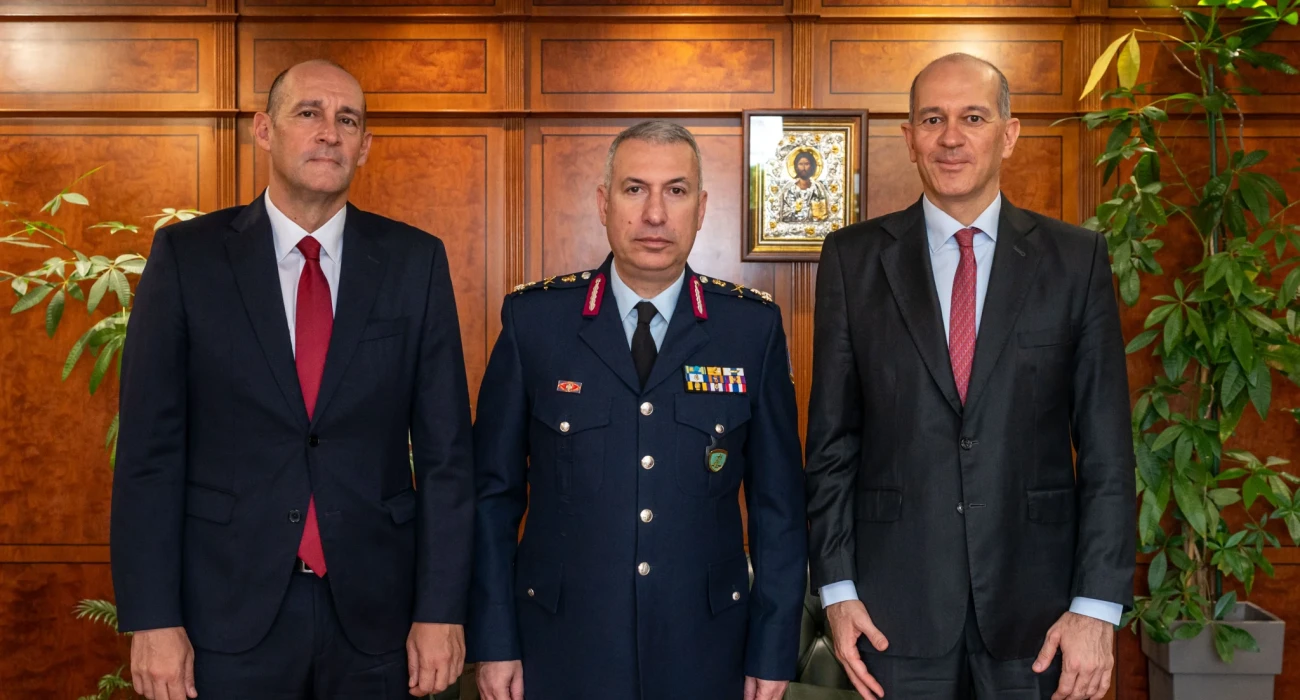 Η συνάντηση των αδερφών Αγγελόπουλων με τον αρχηγό της ΕΛ.ΑΣ., Πηγή: Ελληνική Αστυνομία