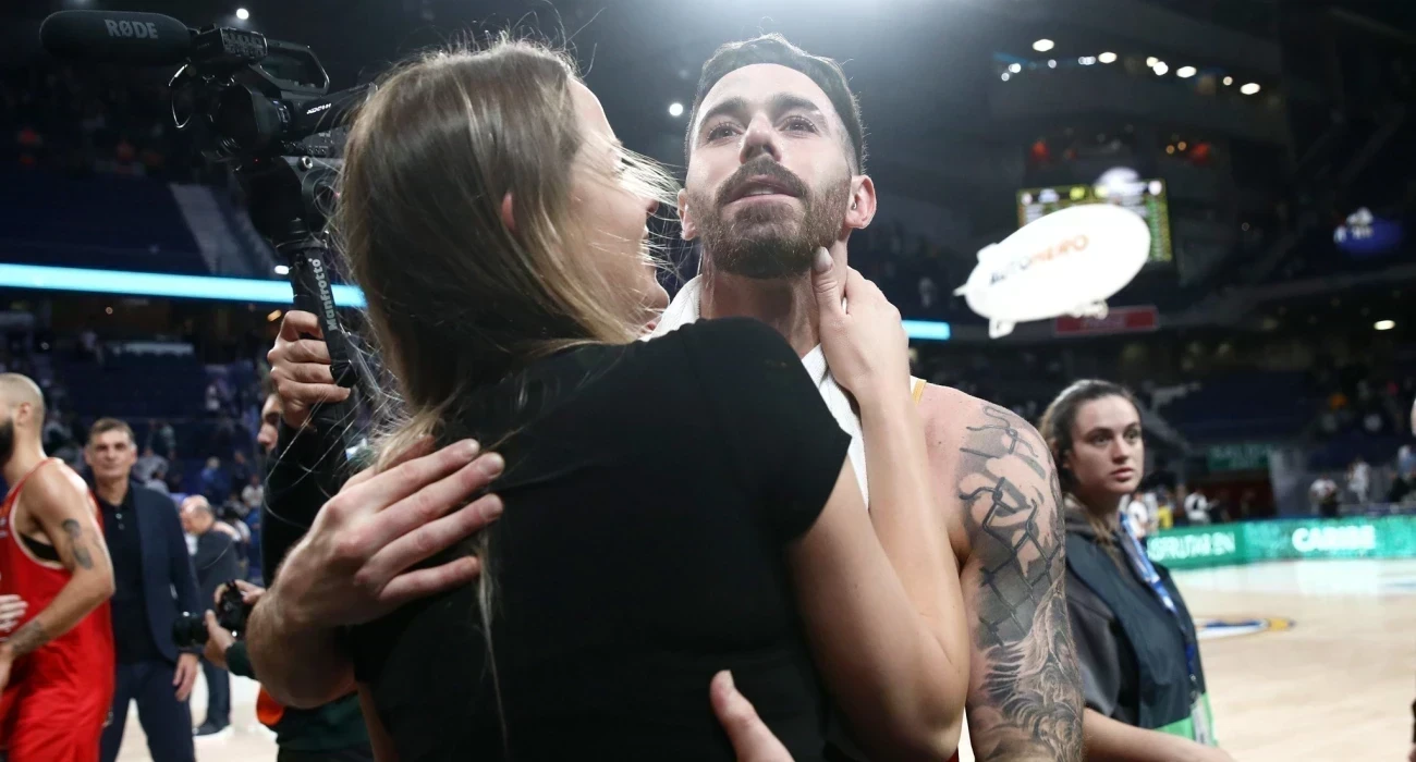 Η Μίλιτσα Τάσιτς με τον Λούκα Βιλντόσα / Πηγή: Eurokinissi