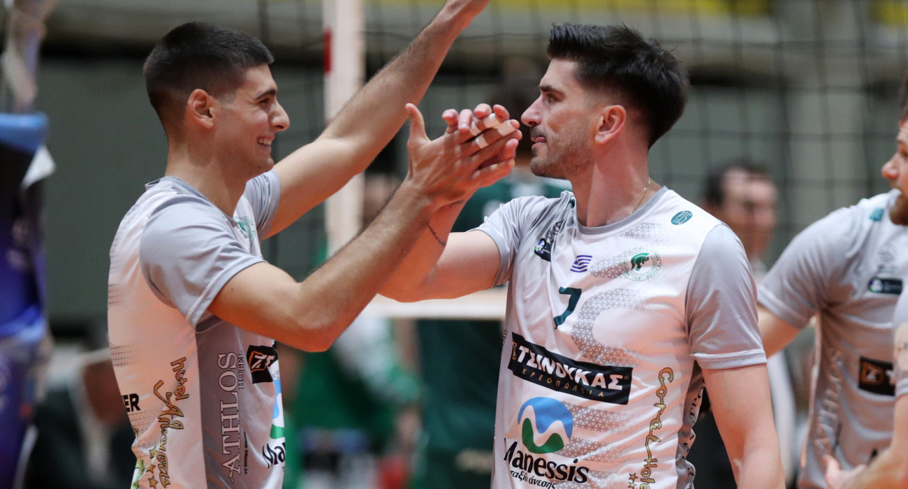 Ο Δημήτρης Θεοδόσης κι ο Γιώργος Πετρέας στο ματς του Μίλωνα / Πηγή: Intime