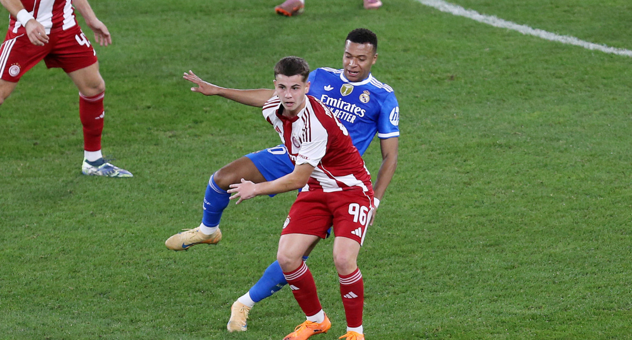 Ο Χρήστος Μουζακίτης με τον Κιλιάν Εμπαπέ / Πηγή: Intime