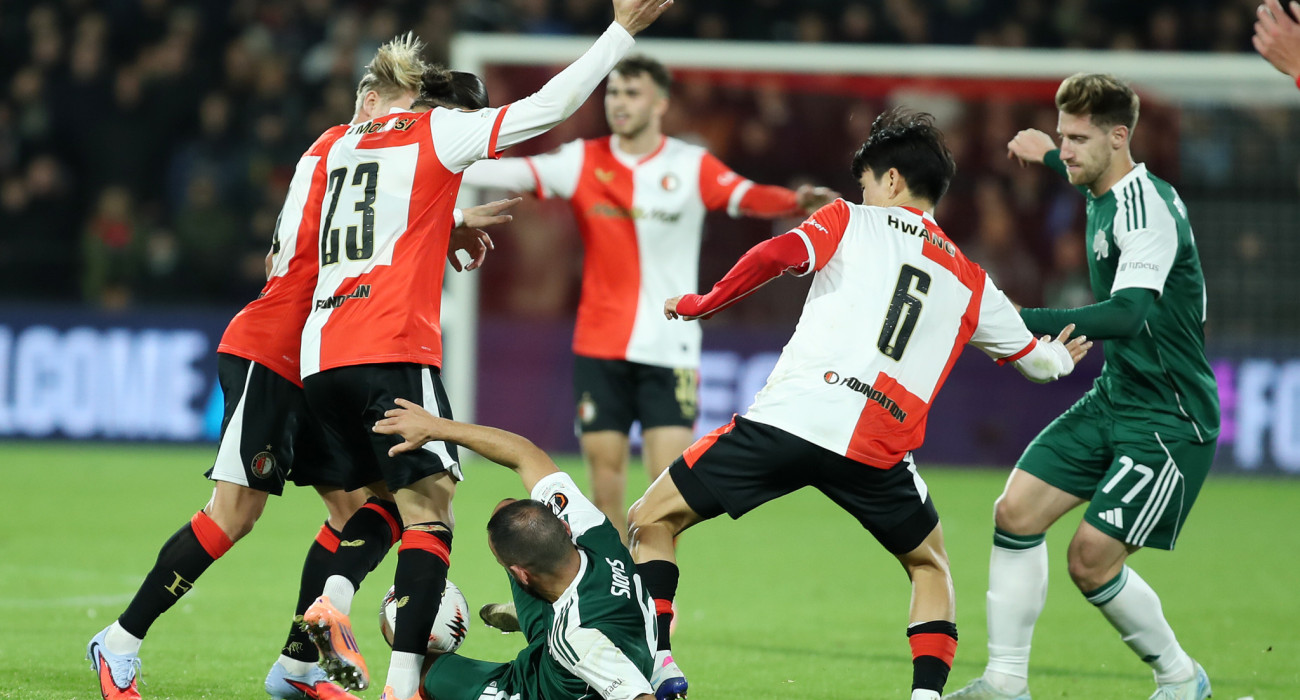 Στιγμιότυπο από τον αγώνα του Παναθηναϊκού με τη Φέγενορντ στο 