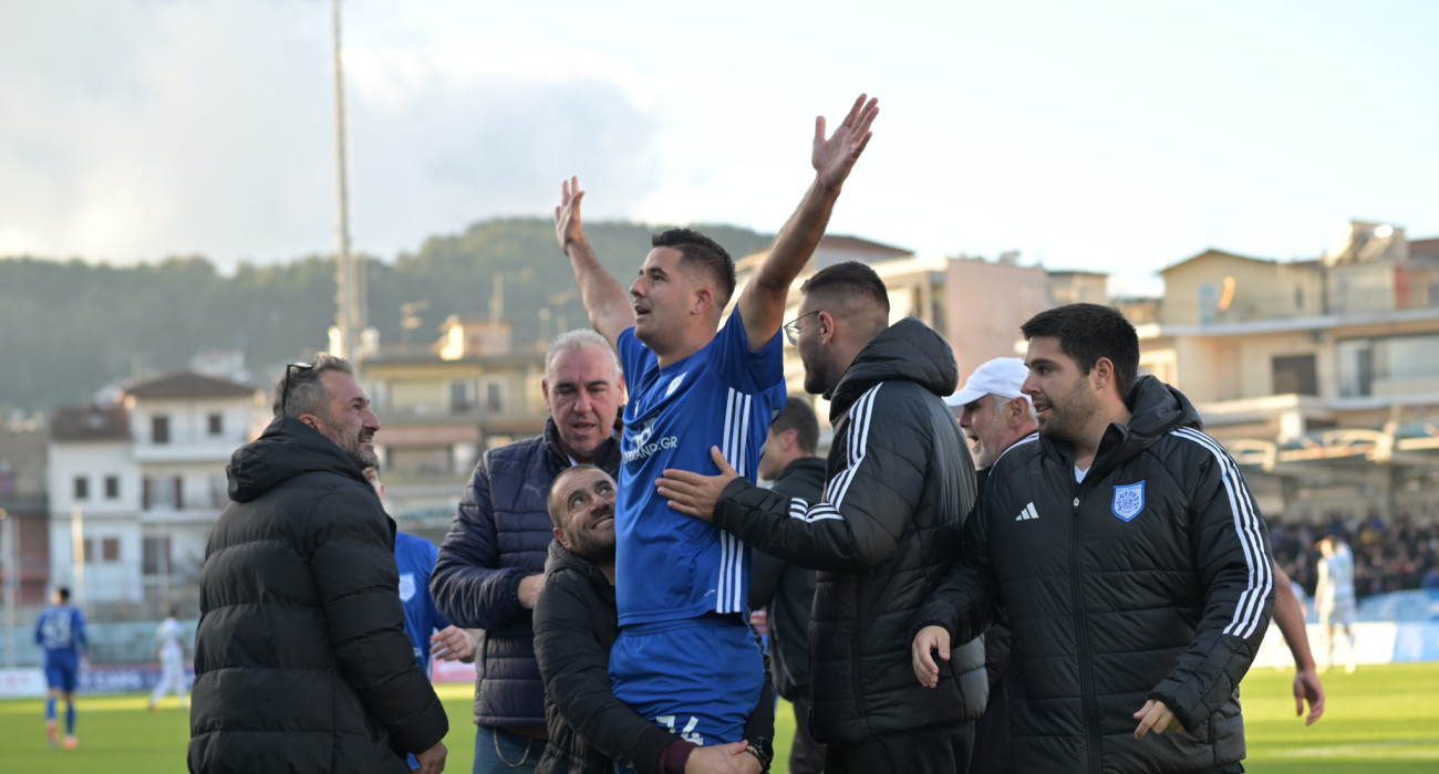 Ο Μπουλάρι του ΠΑΣ Γιάννινα πανηγυρίζει / Πηγή: Eurokinissi