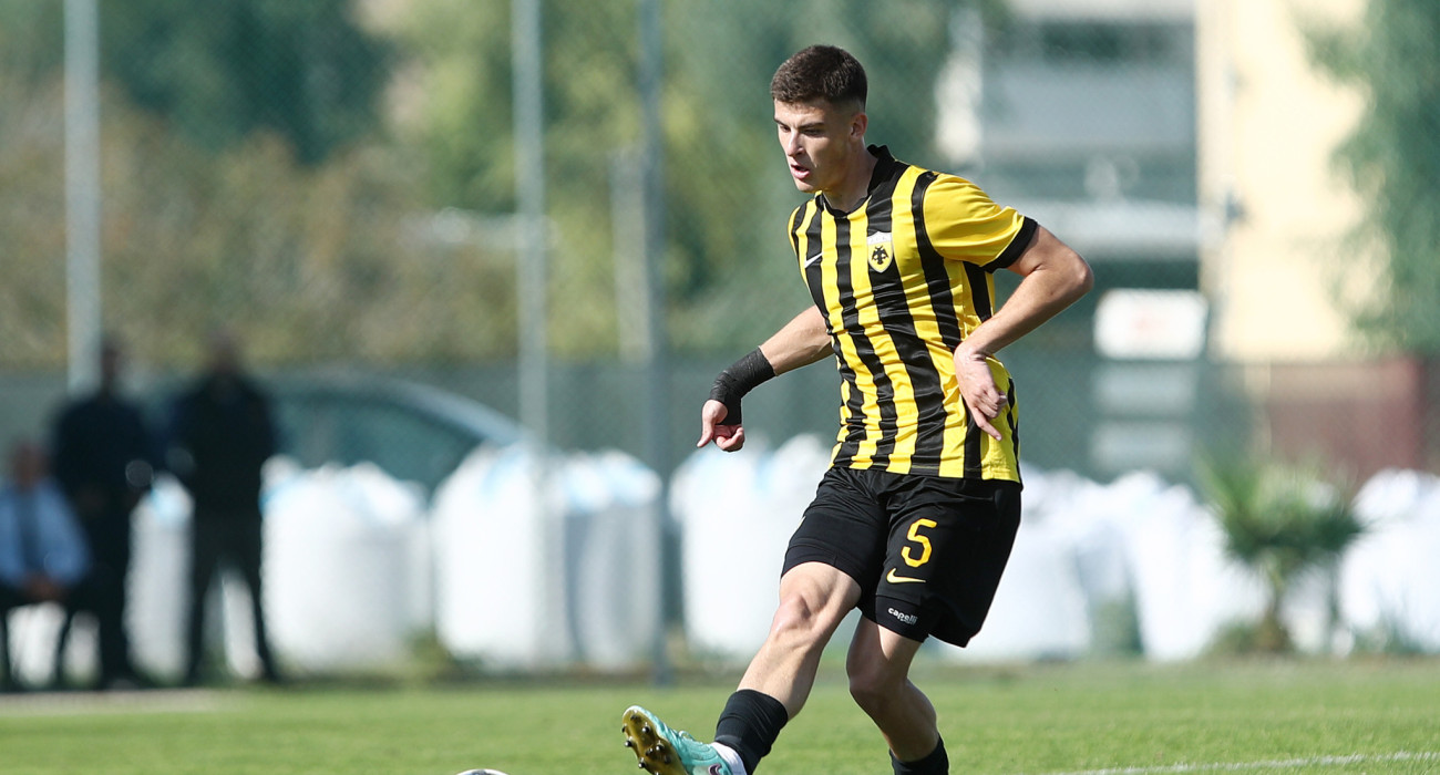 Ο Σταύρος Ψυρόπουλος σε αγώνα της Κ19 της ΑΕΚ / Πηγή: Intime