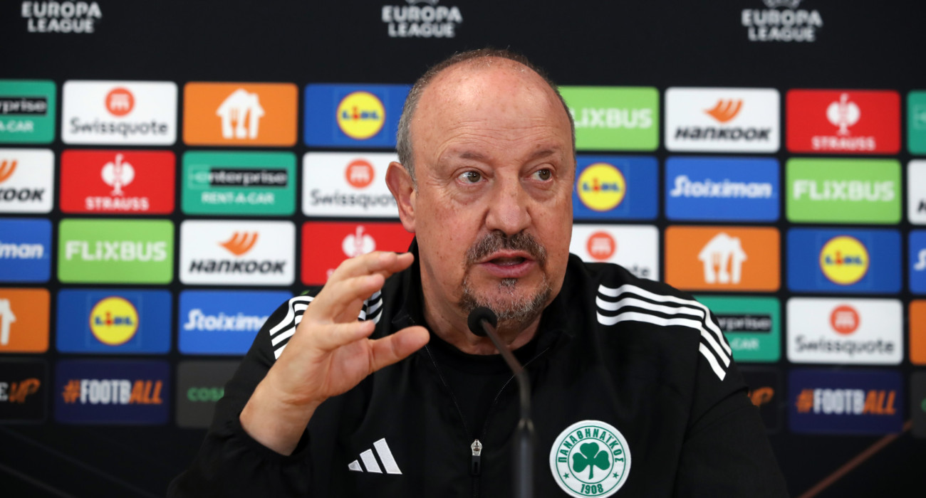 Ο Ράφα Μπενίτεθ στη συνέντευξη Τύπου ενόψει του αγώνα με την Στουρμ Γκρατς - ΠΗΓΗ: ΙΝΤΙΜΕ