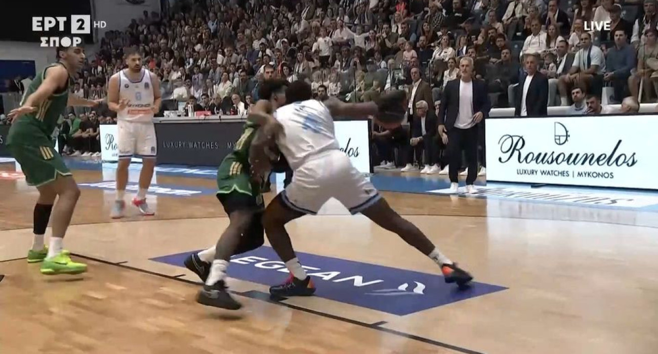 O Σορτς κατεδαφίστηκε μετά από... κεφαλιά του Ρέι (video)