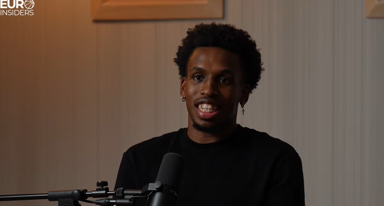 Σορτς: «Αυτό έπρεπε να κάνω για να ταιριάξω στο σύστημα του Αταμάν...» (video)