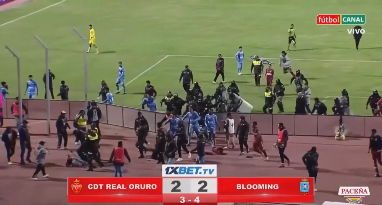 Αυτό θα πει επεισοδιακό παιχνίδι - Ο διαιτητής μοίρασε 17 κόκκινες κάρτες (video)