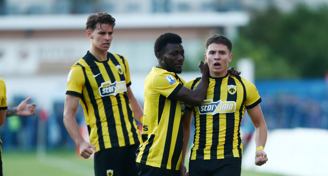 Ο Καλοσκάμης πανηγυρίζει με Κοϊτά και Ρέλβας /Πηγή: Intime