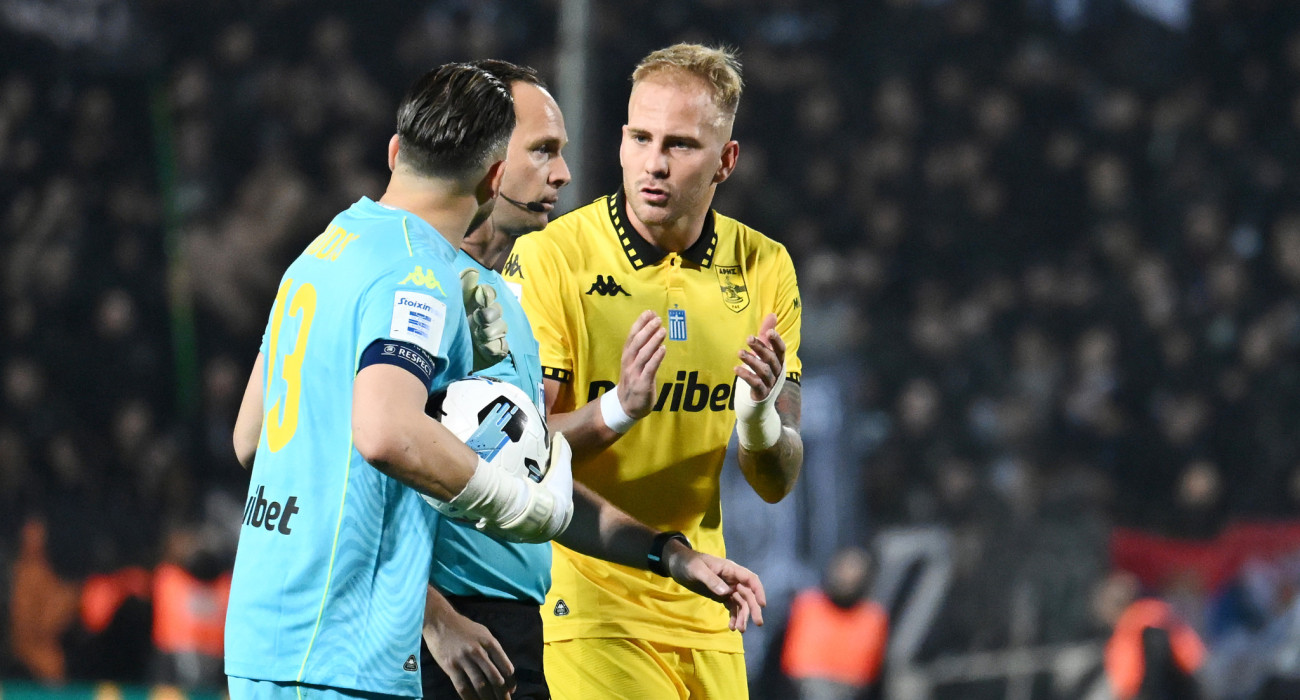 ο Ράτσιτς με τον διαιτητή Γιοβάνοβιτς/Πηγή: intime