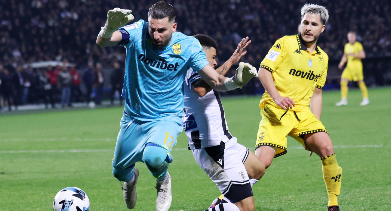 Ο Διούδης στην επίμαχη φάση με τον Τάισον/Πηγή: Intime