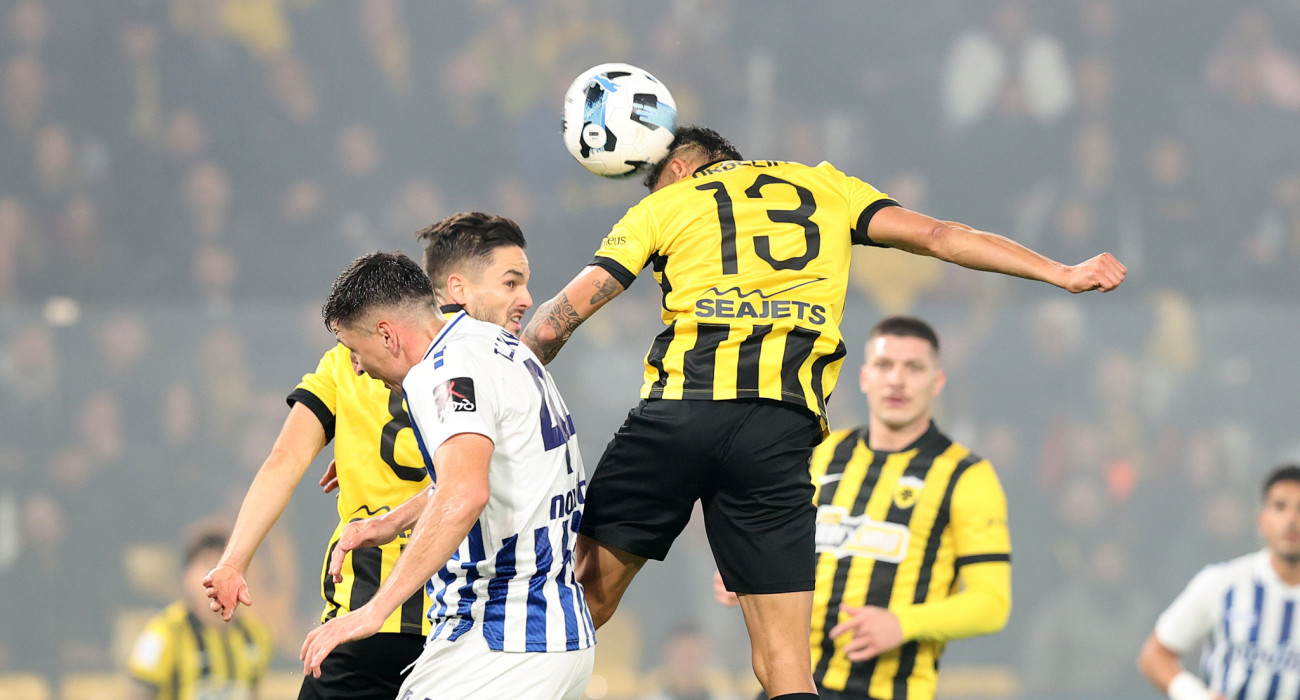 Η κεφαλιά του Πινέδα στο γκολ της ΑΕΚ / Πηγή: Intime