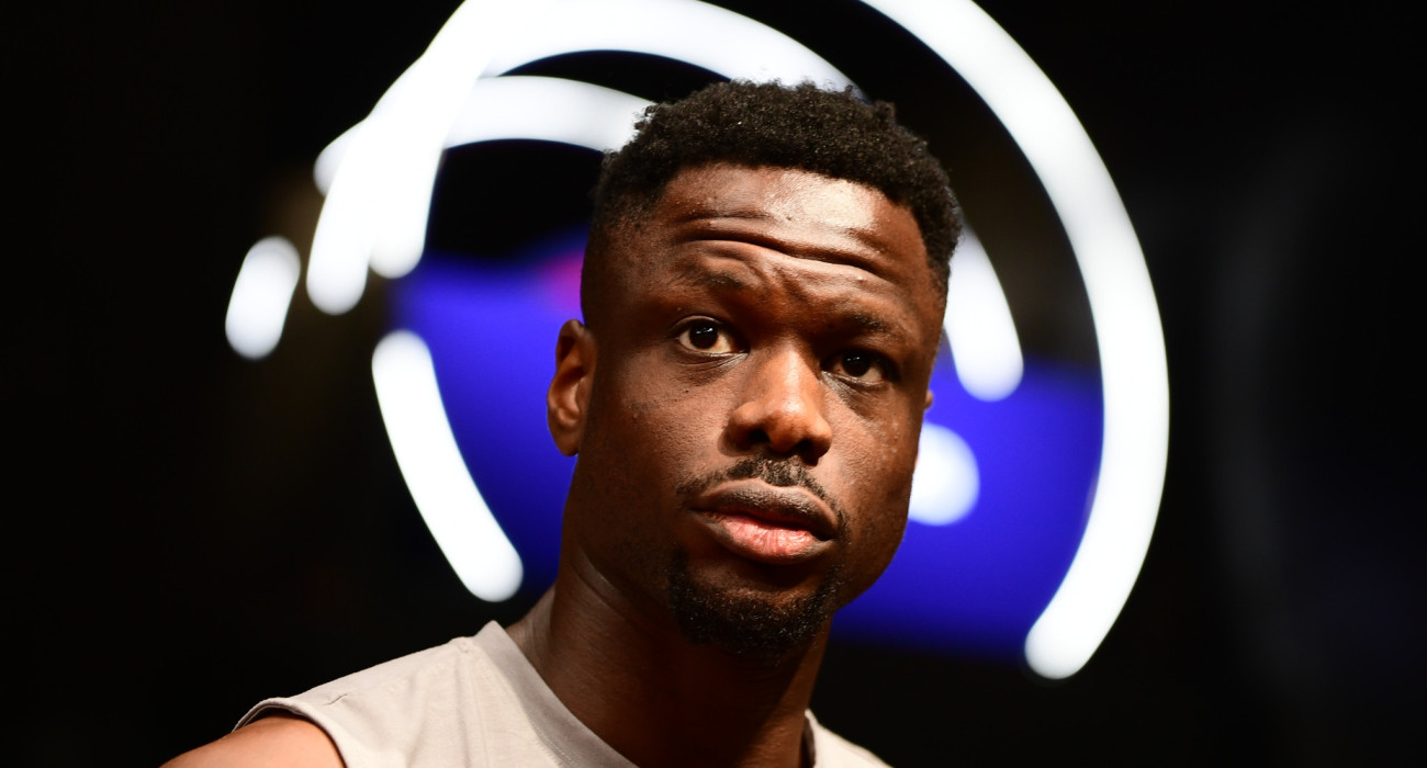 Ο Μουσταφά Φαλ που έχει ακολουθήσει την αποστολή του Ολυμπιακού στην Μπαρτσελόνα / Πηγή: Eurokinissi