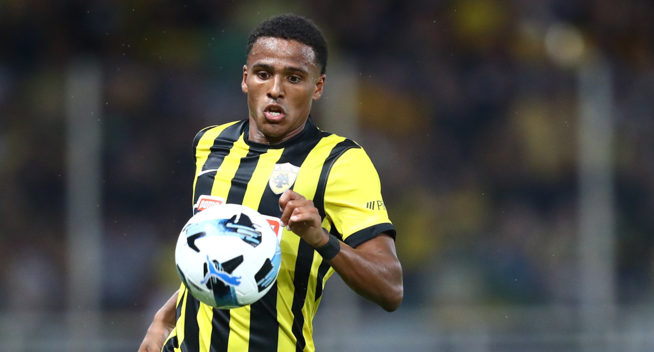 Ο Νίκλας Ελίασον σε αγώνα της ΑΕΚ / Πηγή: Eurokinissi