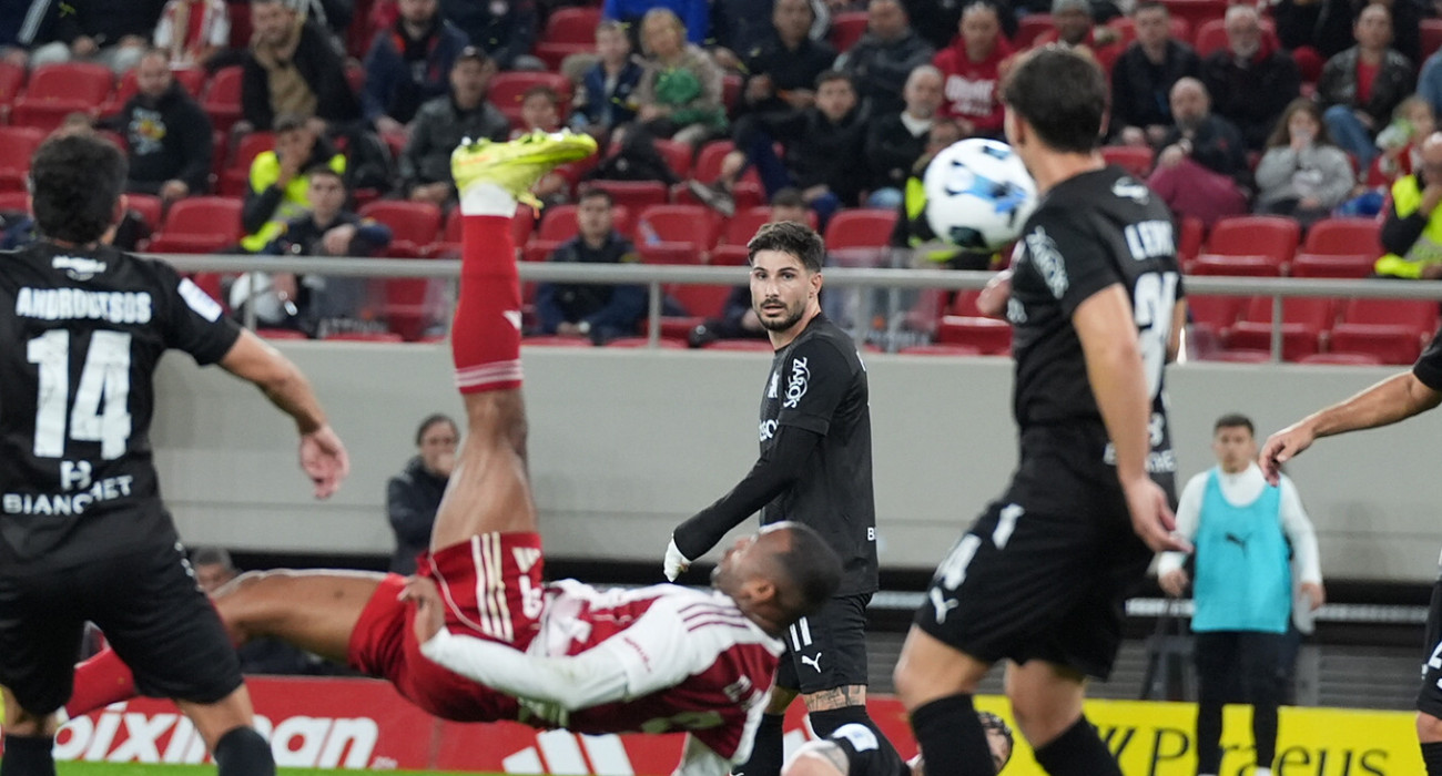 Το εντυπωσιακό «ψαλιδάκι» του Ελ Κααμπί κόντρα στον ΟΦΗ / Πηγή: Eurokinissi